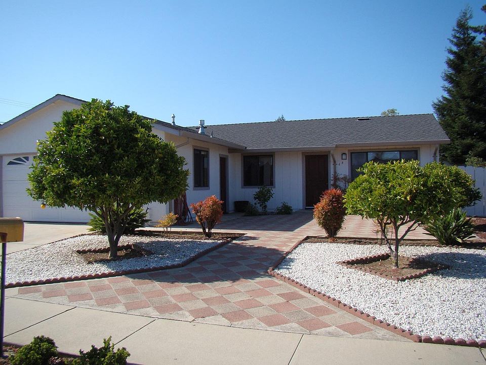 1st image of 63 Arroyo Dr