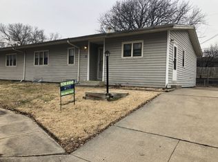 6619 SW Fairdale Dr, Topeka, KS 66619