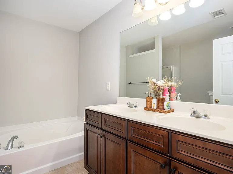 1796 Umberland Way — Photo 21
