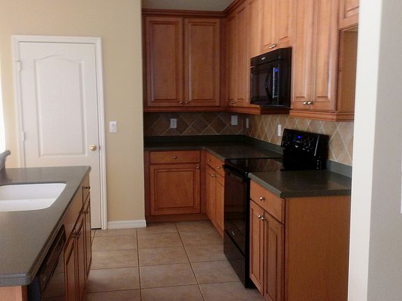 5th image of 272 Magnolia Park Trl