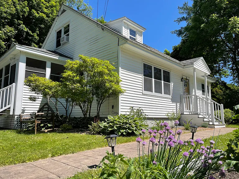 23 Mack Ave — Photo 1