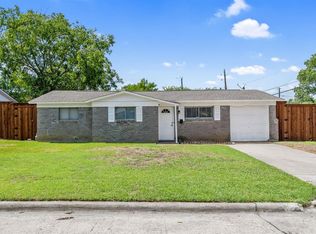 1900 Alan A Dale Rd, Arlington, TX 76013