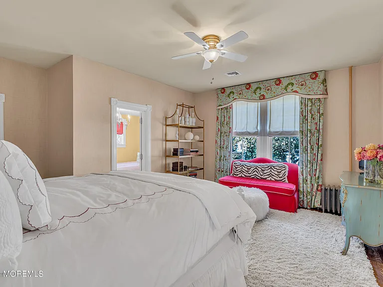207 Monmouth Ave — Photo 34