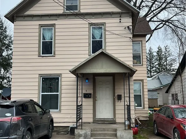 8 Washington St, Camden, NY 13316