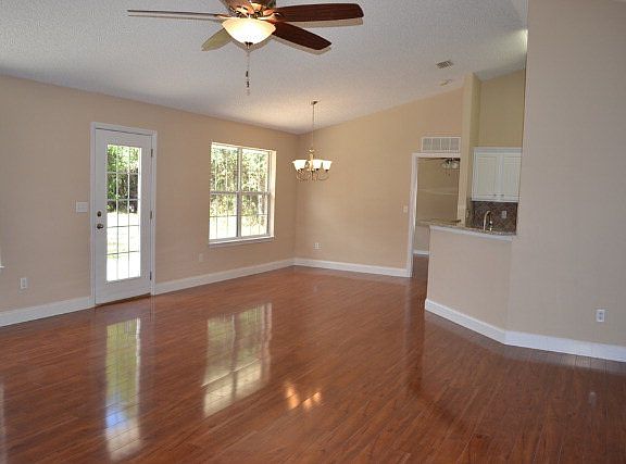 5th image of 31 Farmsworth Dr