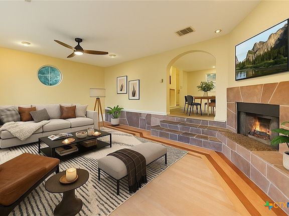 3rd image of 2405 Bahama Rd