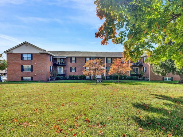 3531 Peters Creek Rd NW APT 302, Roanoke, VA 24017