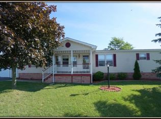 1214 Ridgewood Dr, Lockport, NY 14094