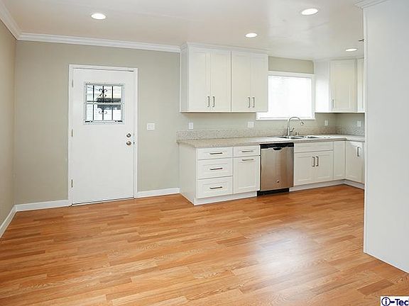 3rd image of 7844 Bellingham Ave
