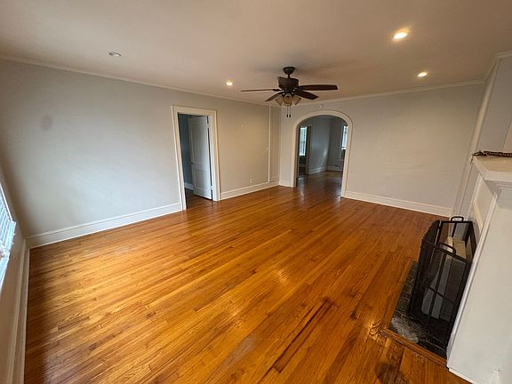 2nd image of 705 Ockley Dr APT 4