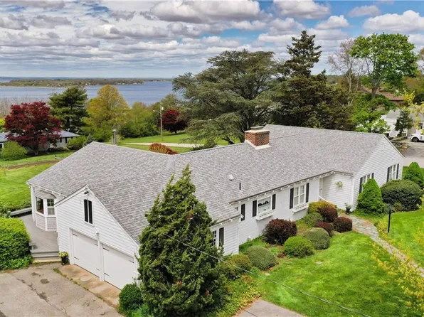 426 Bristol Ferry Rd, Portsmouth, RI 02871