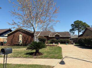 10323 Sageyork Dr, Houston, TX 77089