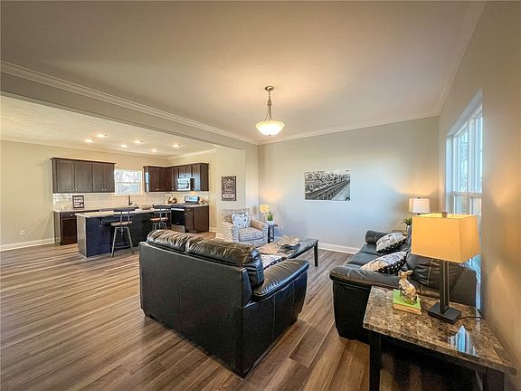 2nd image of 102 Royal Aberdeen Blvd