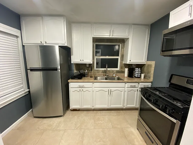235 W Robertson Rd — Photo 8