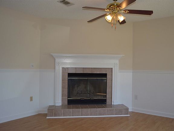 3rd image of 7930 Jane Lee Ln
