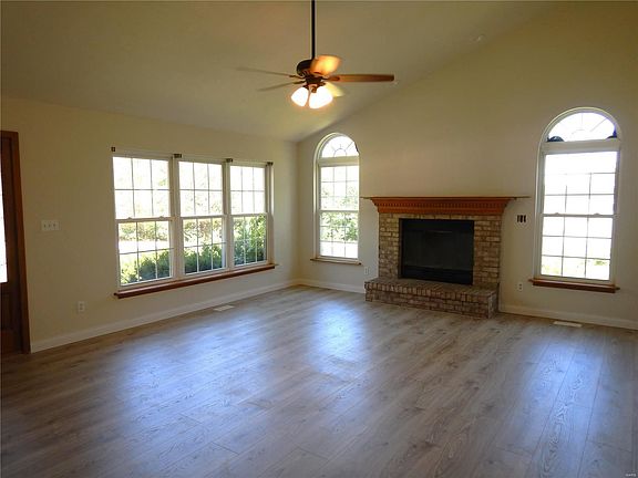 4th image of 5165 Waters Edge Dr