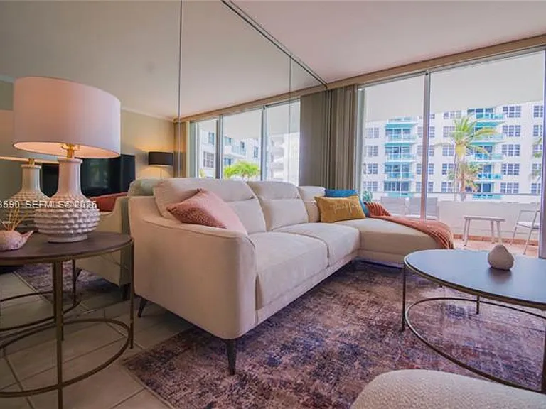 5151 Collins Ave #428 — Photo 5