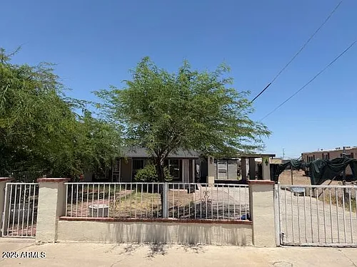 2942 W Yuma St Photo 1