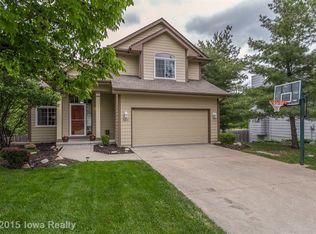 5611 Westridge Ct, West Des Moines, IA 50266