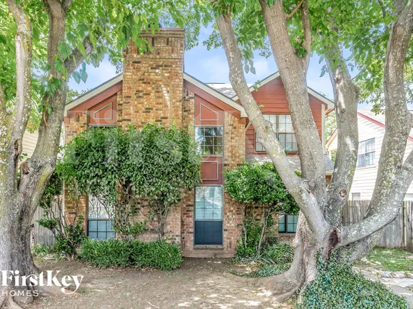 152 High Pointe Ln, Cedar Hill, TX 75104