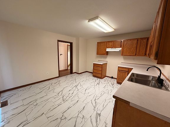 5th image of 952 W Delaware Ave