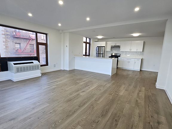 3rd image of 222 Gramatan Ave #8A