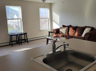 4 Victoria Ln #E, Saint Albans, VT 05478