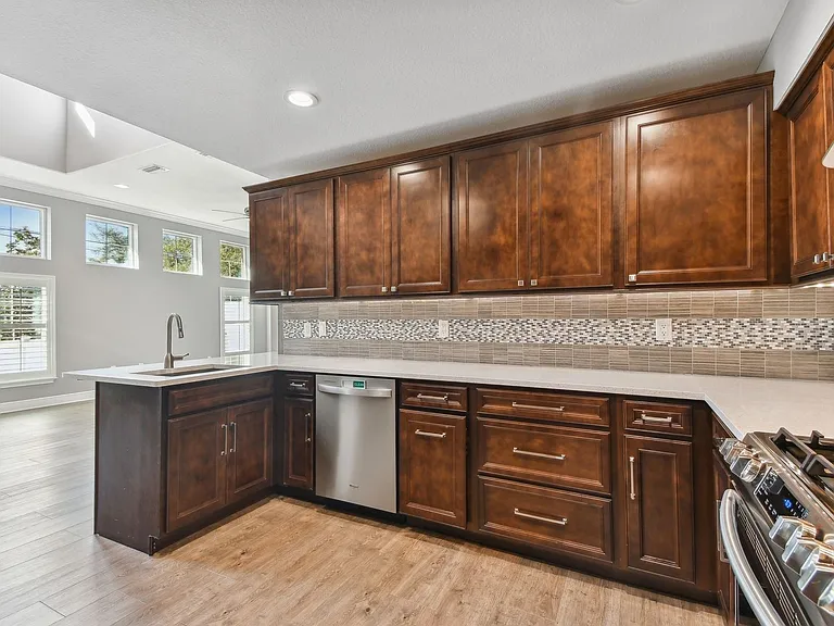 21000 Isola Bella Cir — Photo 5