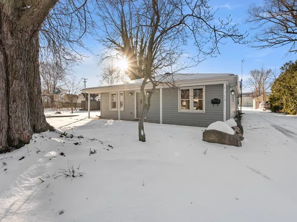 1136 Summit St, New Haven, IN 46774