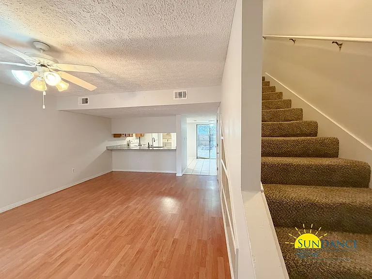 2400 Suwanee Ln — Photo 9