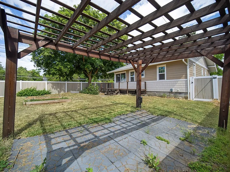 2527 W Liberty Ave — Photo 23