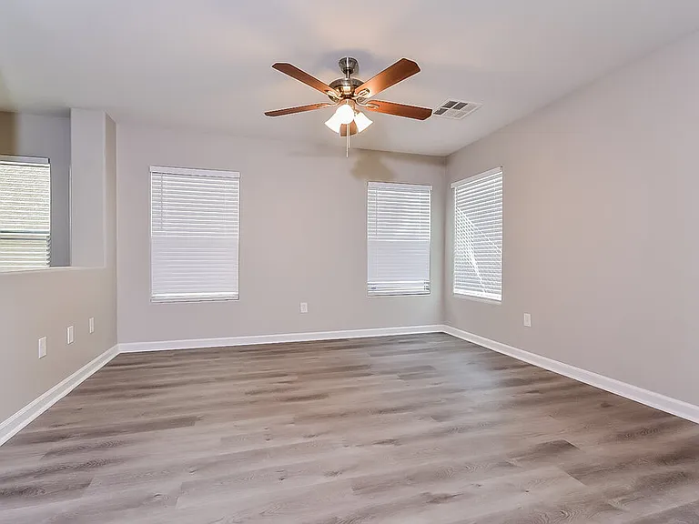 2404 Cockatiel Dr — Photo 6