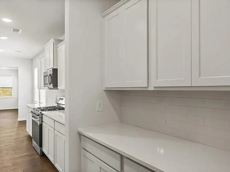 1021 Skidway Dr — Photo 9