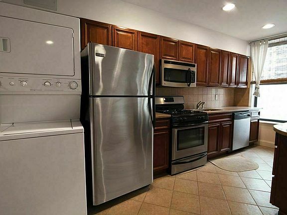 3rd image of 120 Cedar St APT 2A