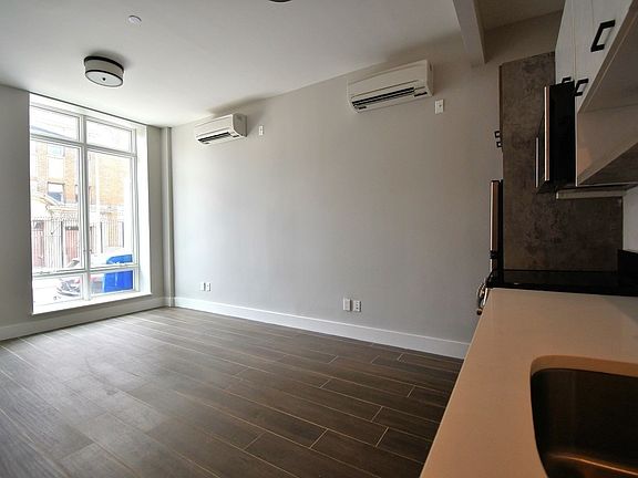 3rd image of 1409 Bryant Ave #A1