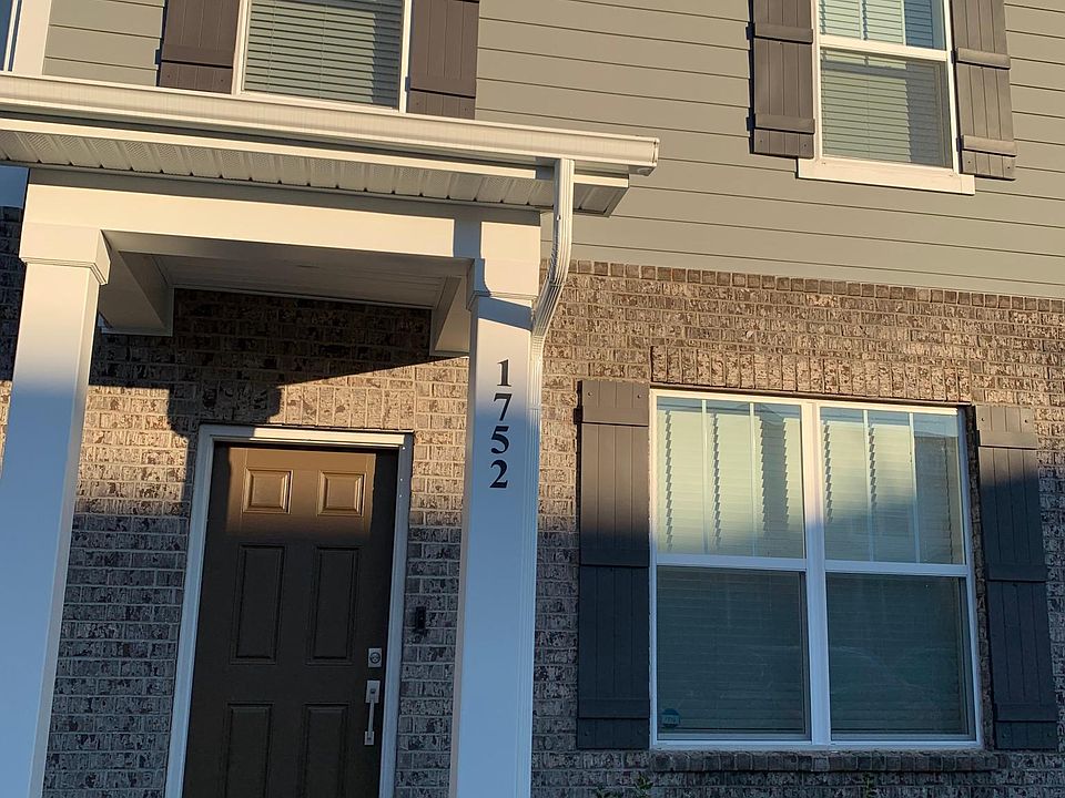 1st image of 1752 Frodo Way