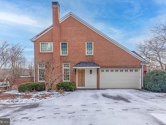 3rd image of 1679 Bullock Cir