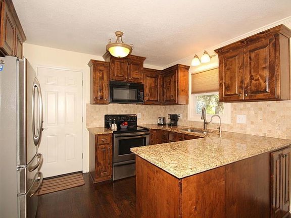5th image of 5000 Sycamore Dr