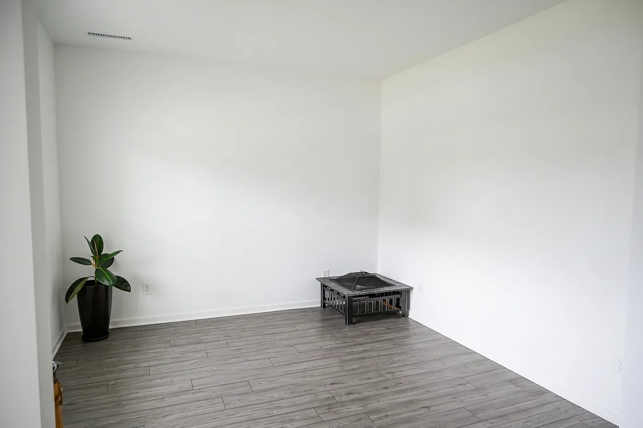 5 bed, 2856 sqft, $2,800 — Photo 3