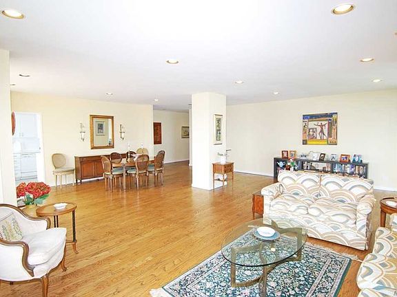 5th image of 27010 Grand Central Pkwy APT 33W