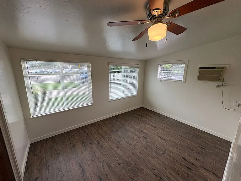 309 W Noble Ave — Photo 4