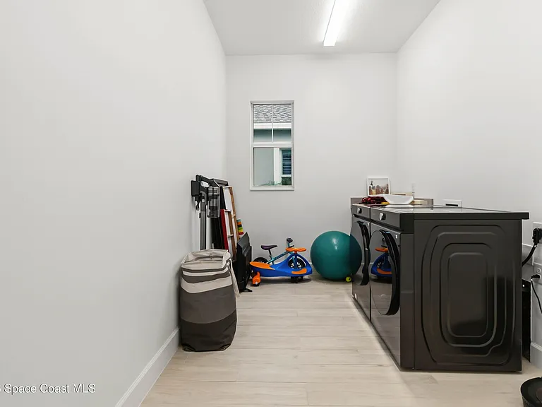 3256 Kamin Dr — Photo 26