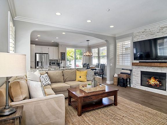 5th image of 16452 Snowbells Ln