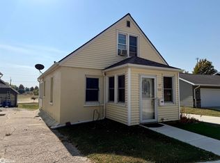 922 Park Ave, Manning, IA 51455