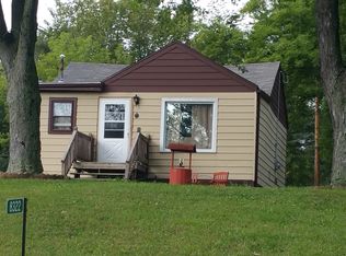 8322 Fish Hatchery Rd, Burlington, WI 53105