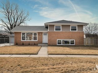 6251 W 91st Pl, Oak Lawn, IL 60453