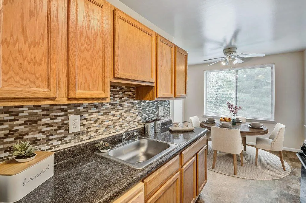 Montgomery Trace Apartment Homes — Photo 2