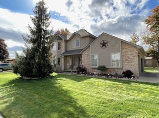 33157 Beth Ann Dr, Sterling Heights, MI 48310