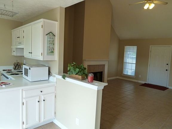 4th image of 1200 Hidden Meadow Dr