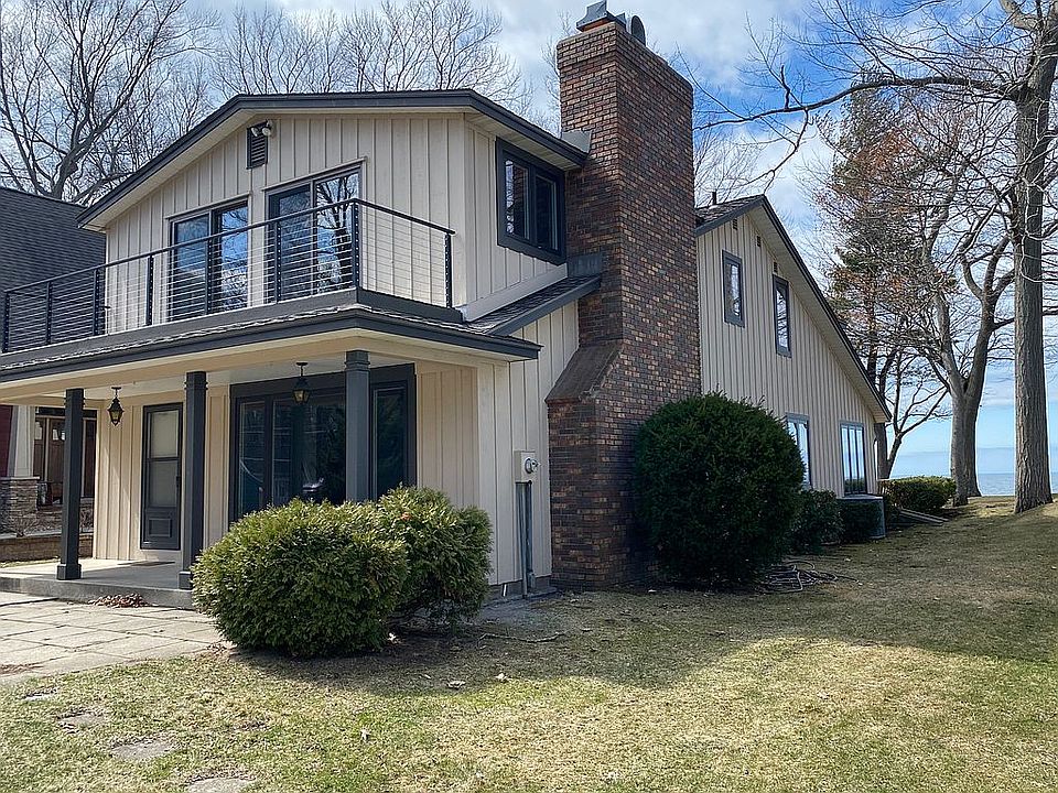 1st image of 396 N Lakeshore Dr